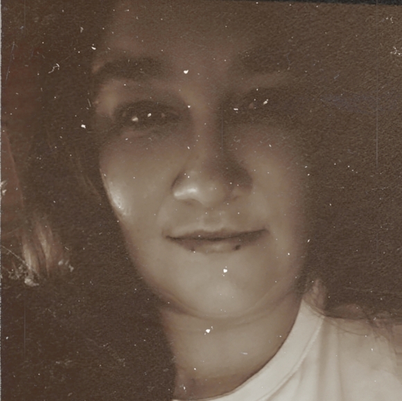 Meet your Posher, Dusti - Picture 2 of 2